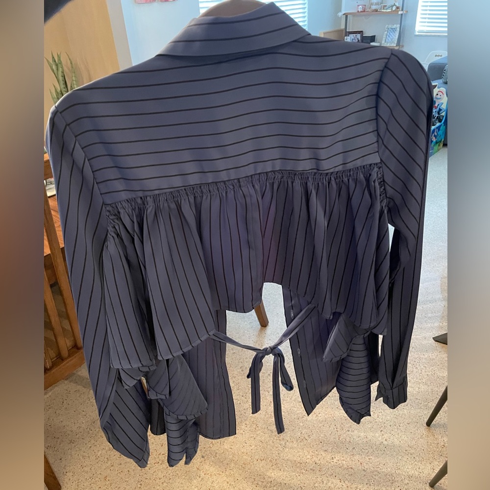 L’academie Button Down. Cropped And Open Back. - image 4